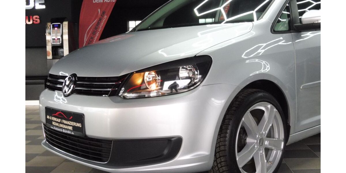 VW Touran 111.358 km 9.999 &euro; Bünde 32257