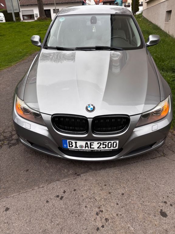 318