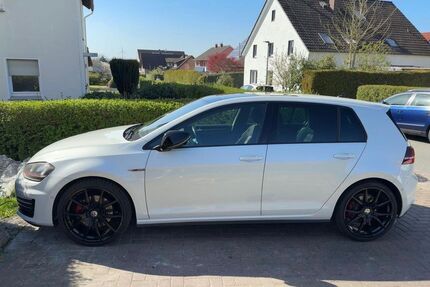 VW Golf 115.000 km 17.800 &euro; Leopoldshöhe 33818