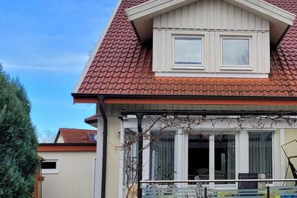 Gepflegtes Doppelhaus mit Garage in Herford. 4 zimmer