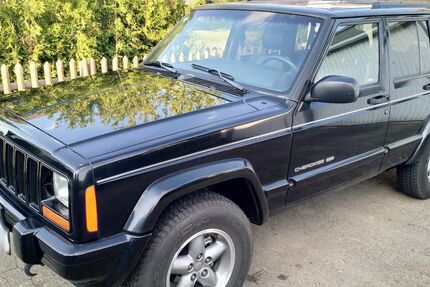 Jeep Cherokee 198.000 km 11.000 € Bielefeld 33739
