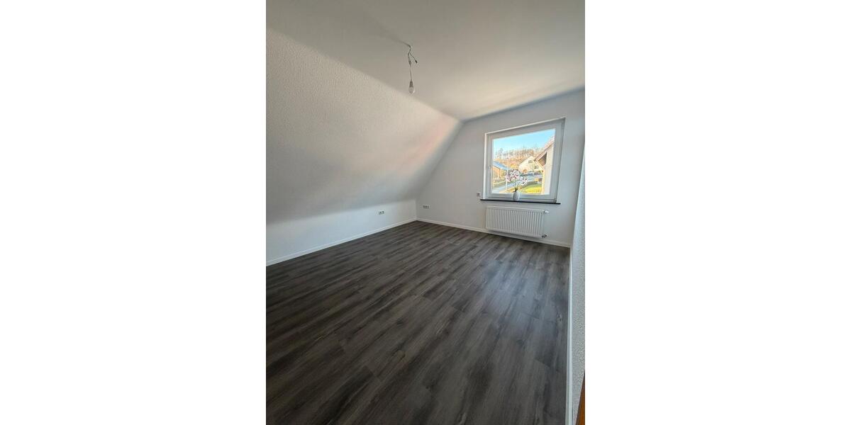 Etagenwohnung Detmold Hiddesen - 3.5 Zimmer, 82 m&sup2;, 900&euro; | Angebot:25635881