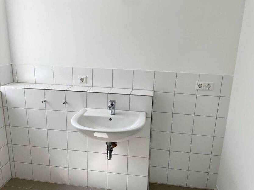 Direkt einziehen und WOHNFÜHLEN! 3 Zimmer mit Balkon! Moderne Ausstattung, Tageslichtbad, Aufzug