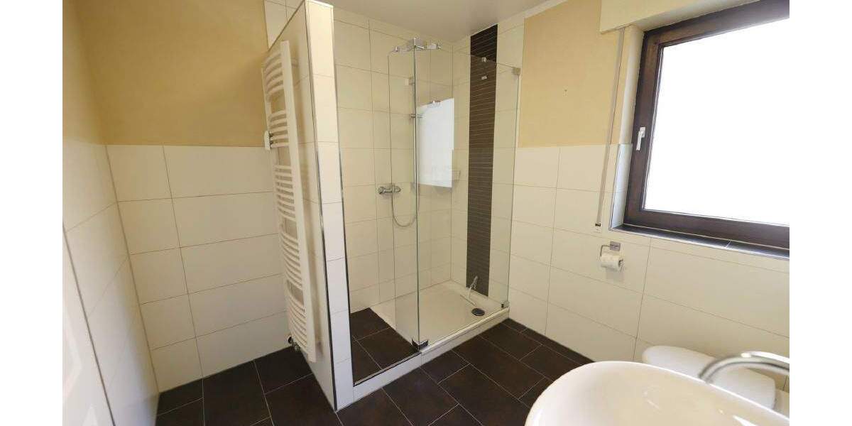 Etagenwohnung Lage - 5 Zimmer, 155 m&sup2;, 228.500&euro; | Angebot:25689539