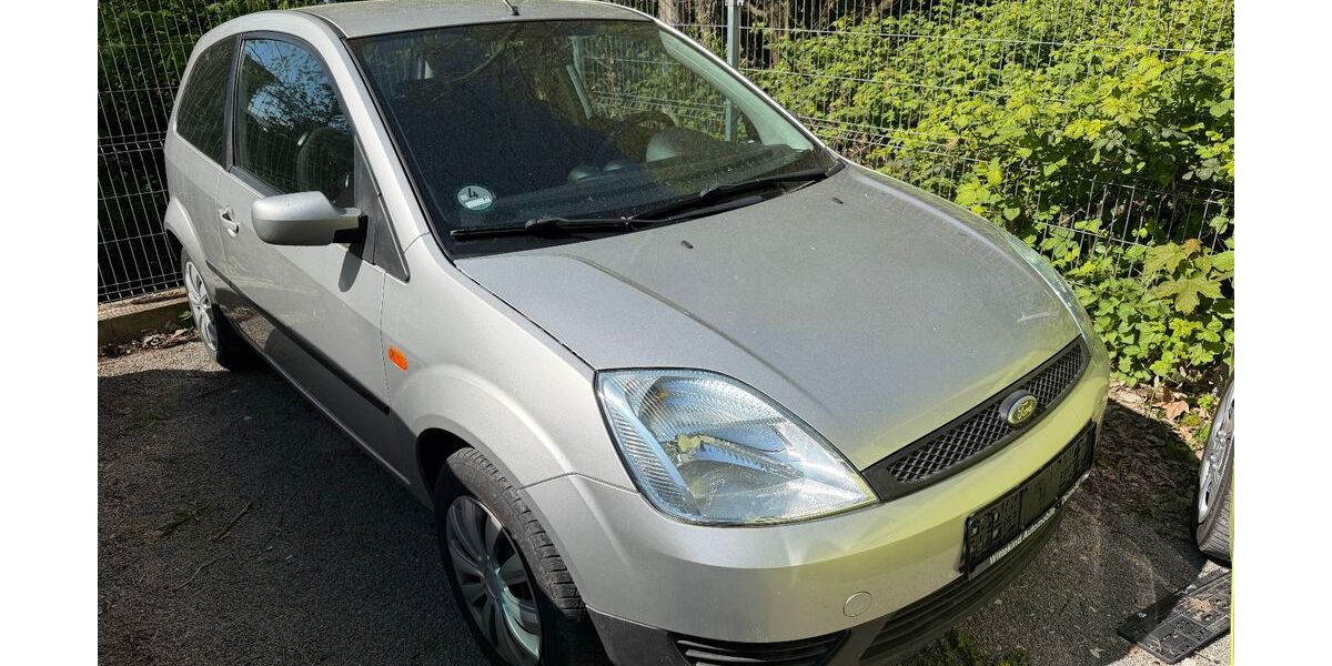 Ford Fiesta 165.000 km 1.750 &euro; Detmold 32758