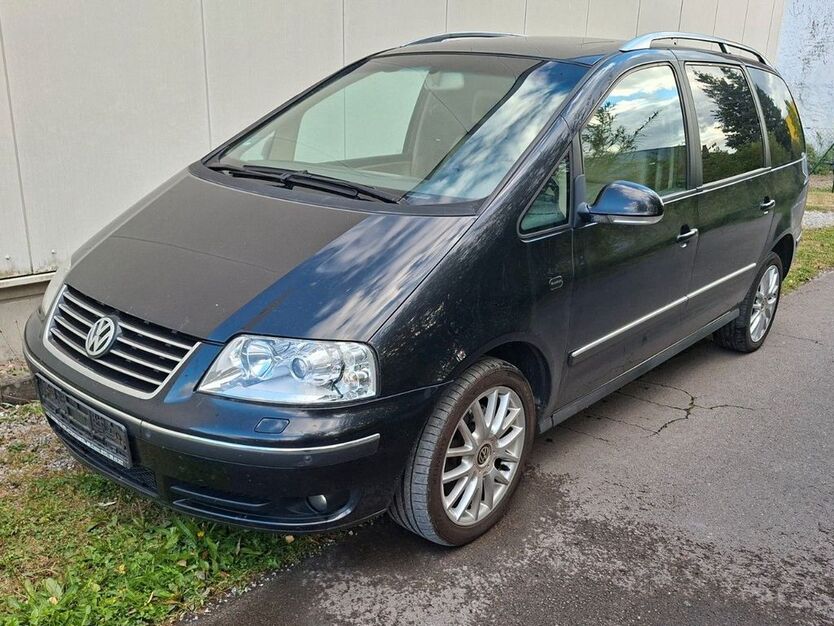 VW Sharan 264.000 km 3.699 € Detmold 32758