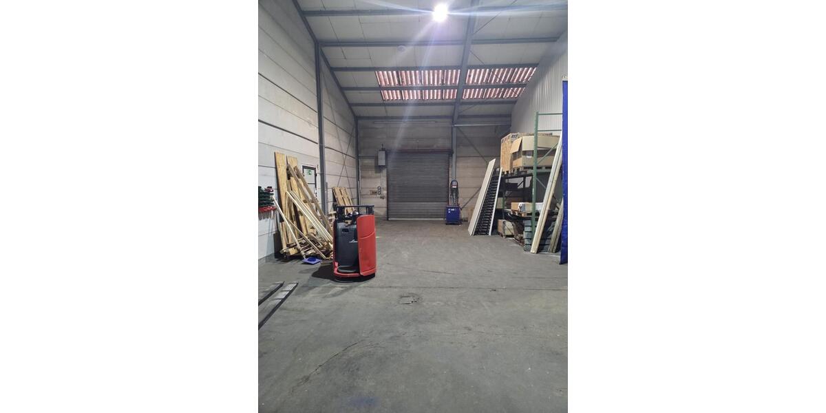 Lagerhalle mit Rampe zimmer