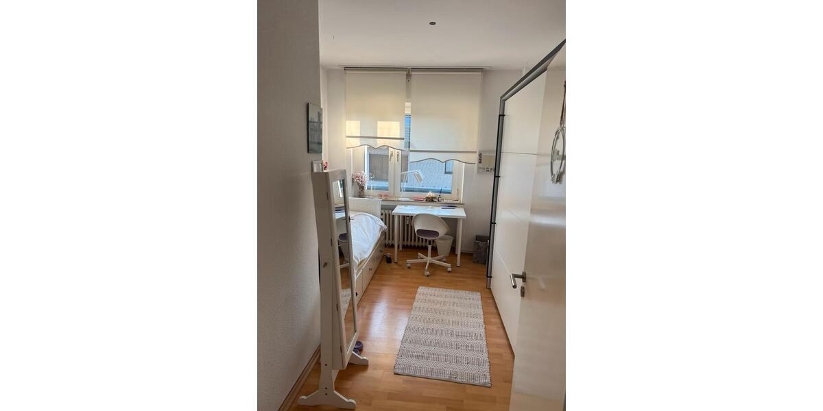 Etagenwohnung Bielefeld Brackwede - 4 Zimmer, 100 m&sup2;, 1.300&euro; | Angebot:25793323