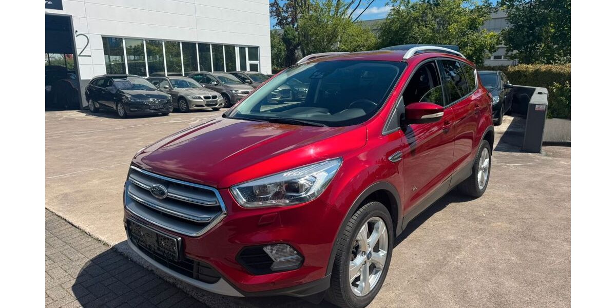 Ford Kuga 153.000 km 11.900 &euro; Detmold 32756
