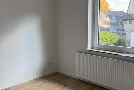 Frisch sanierte 2 Zimmer Wohnung zimmer