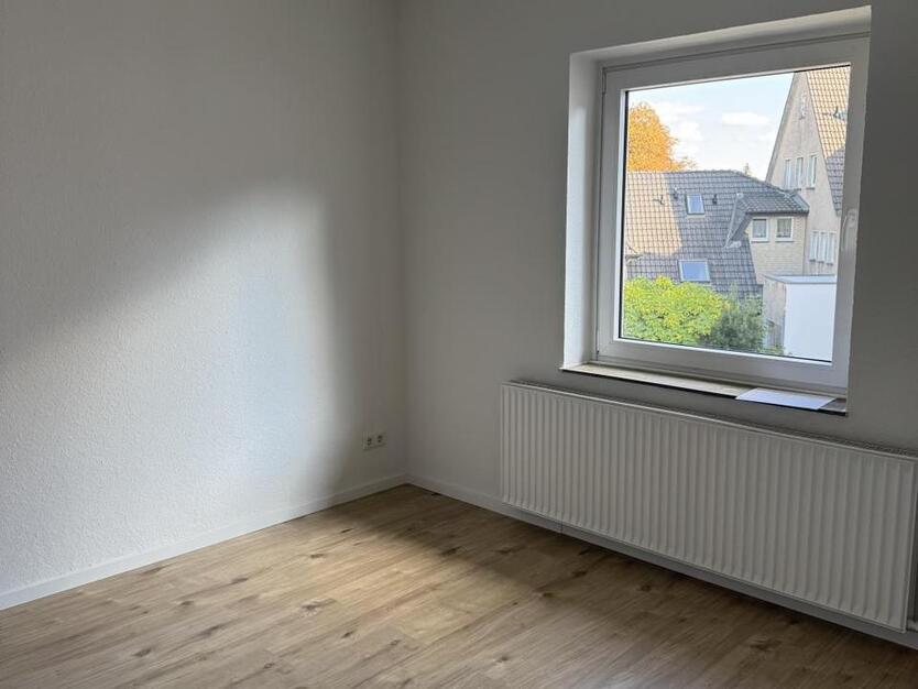Frisch sanierte 2 Zimmer Wohnung zimmer