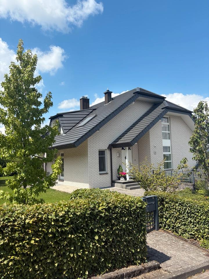 Wohnhaus gegen Gebot ab