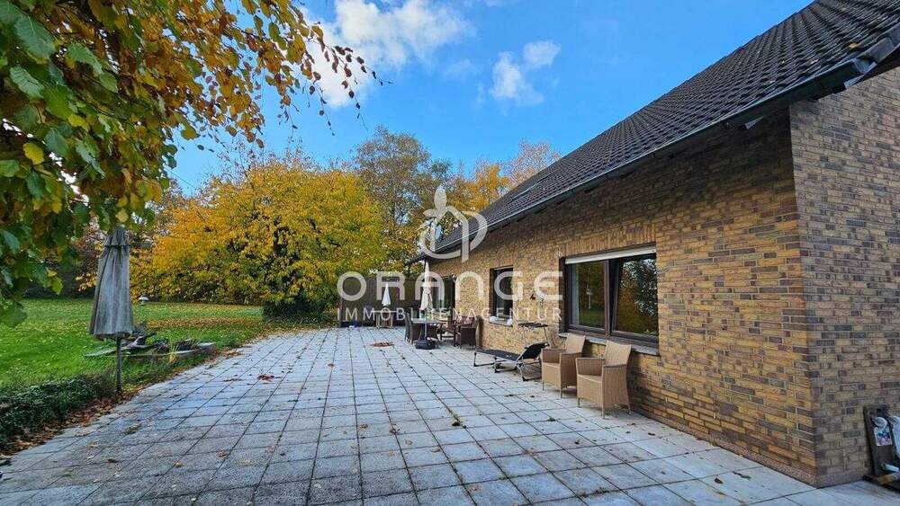 ***Großzügiges Zweifamilienhaus mit ca. 12.000 m² Traumgrundstück*** 1 zimmer