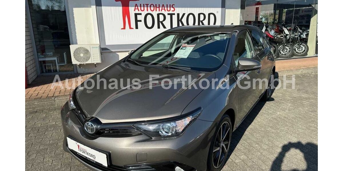 Toyota Auris 69.980 km 15.290 &euro; Bielefeld 33689
