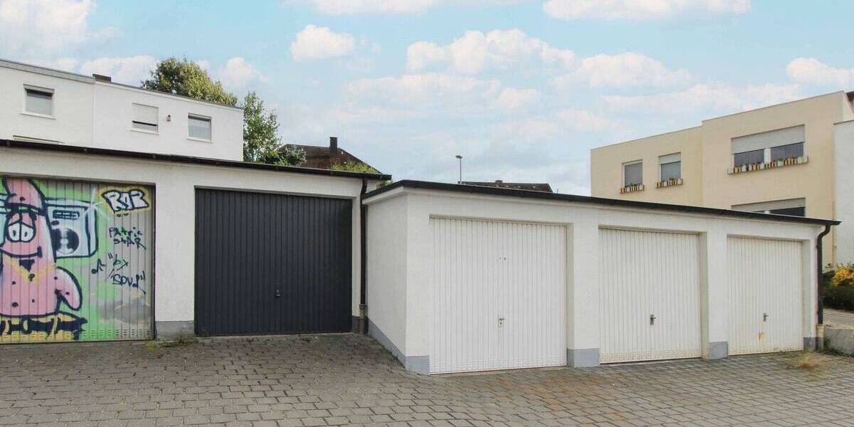 Preiswert & für die Familie: Reiheneckhaus mit Gartenoase & Garage oberhalb vom Ortskern 4 zimmer