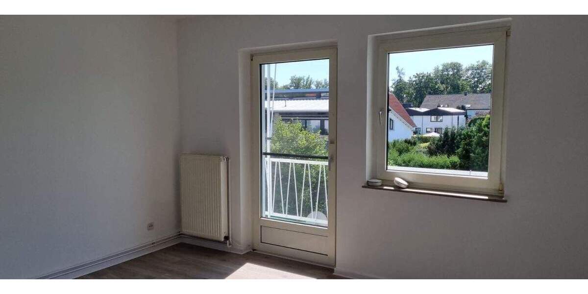 Etagenwohnung Lage - 3 Zimmer, 64 m&sup2;, 595&euro; | Angebot:25776738
