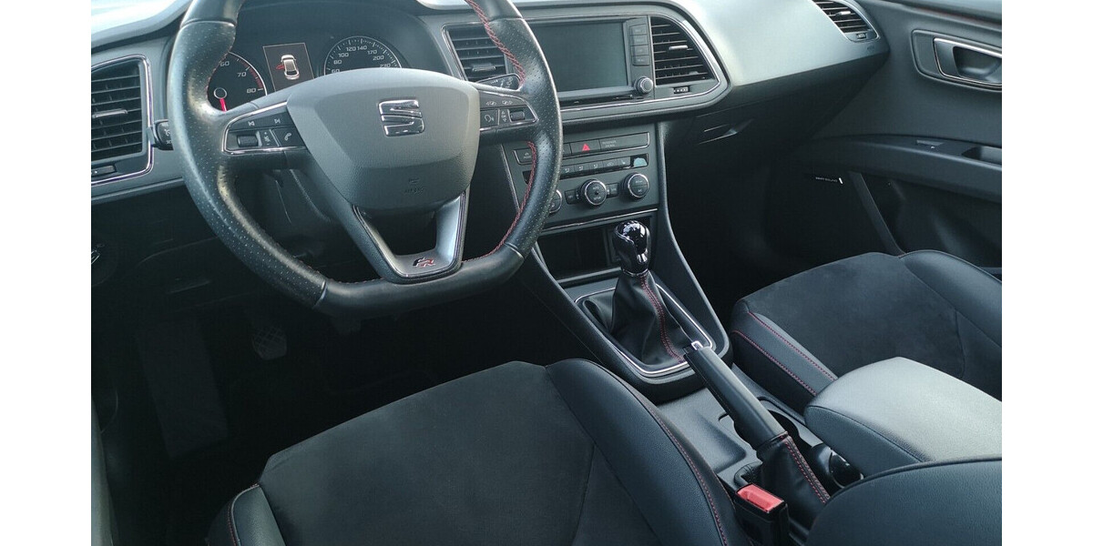 Seat Leon 97.100 km 14.800 € Halle 33790