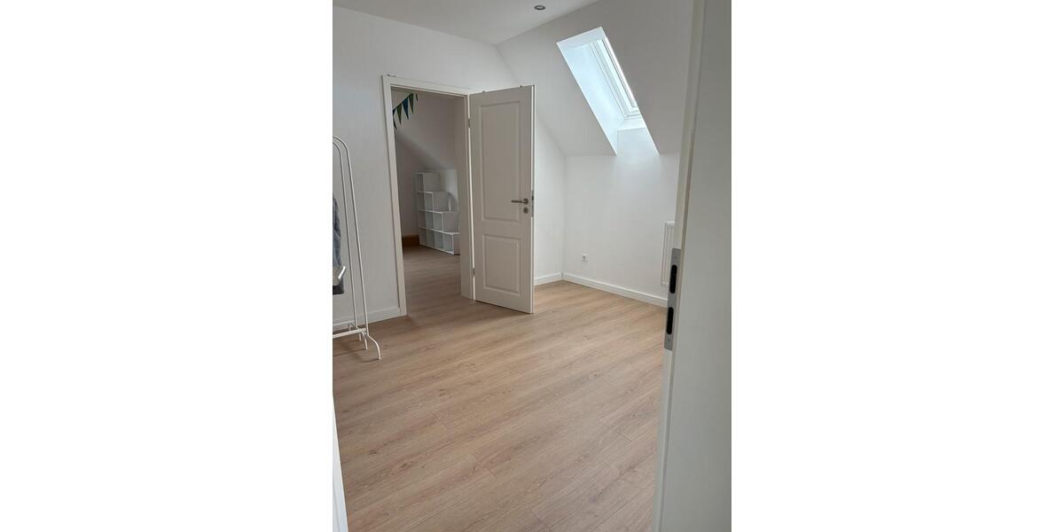Dachgeschoßwohnung Vlotho - 3 Zimmer, 110 m&sup2;, 900&euro; | Angebot:25654674