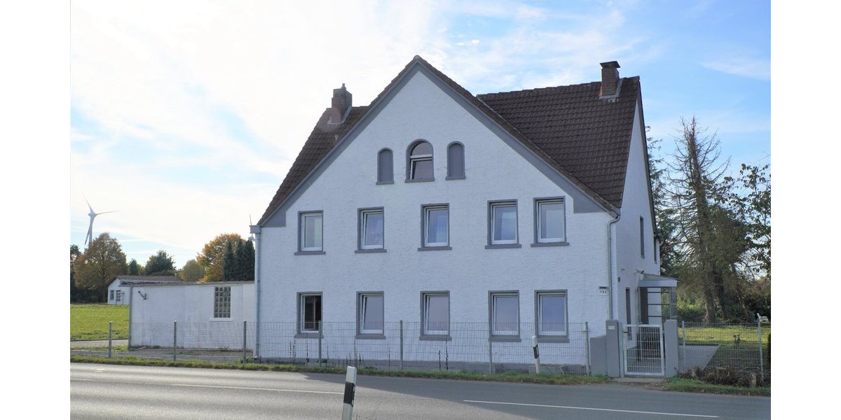 Ideal für Großfamilien! Gepflegtes 2 Familienhaus mit großem Grundstück ca. 2000 m² 9 zimmer