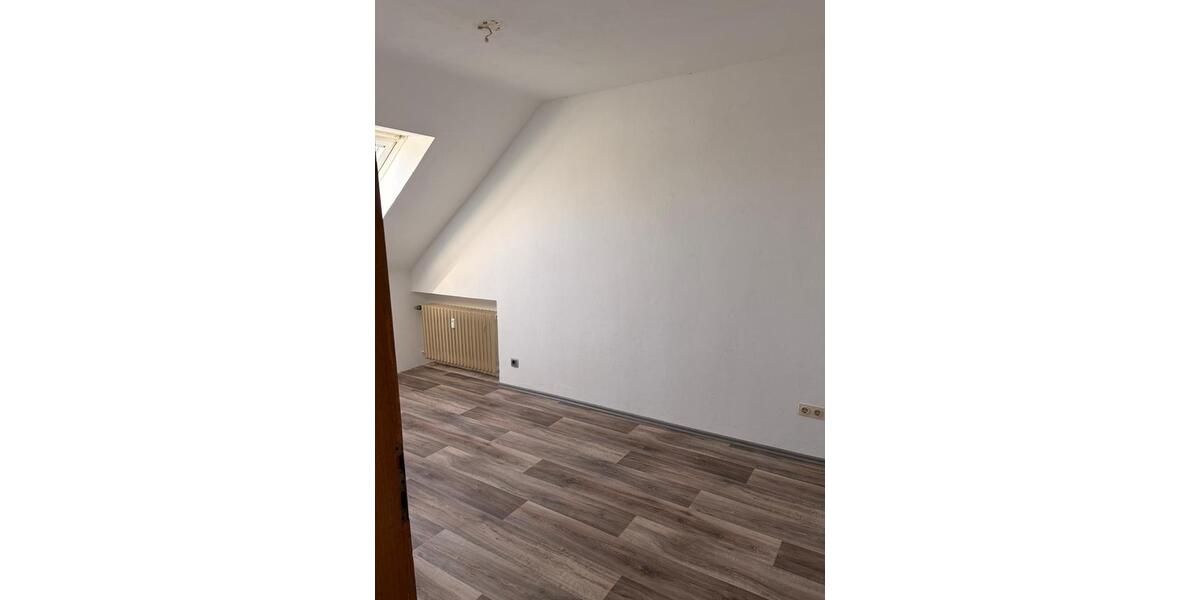 Dachgeschoßwohnung Gütersloh Isselhorst - 3 Zimmer, 60 m&sup2;, 614&euro; | Angebot:26372627