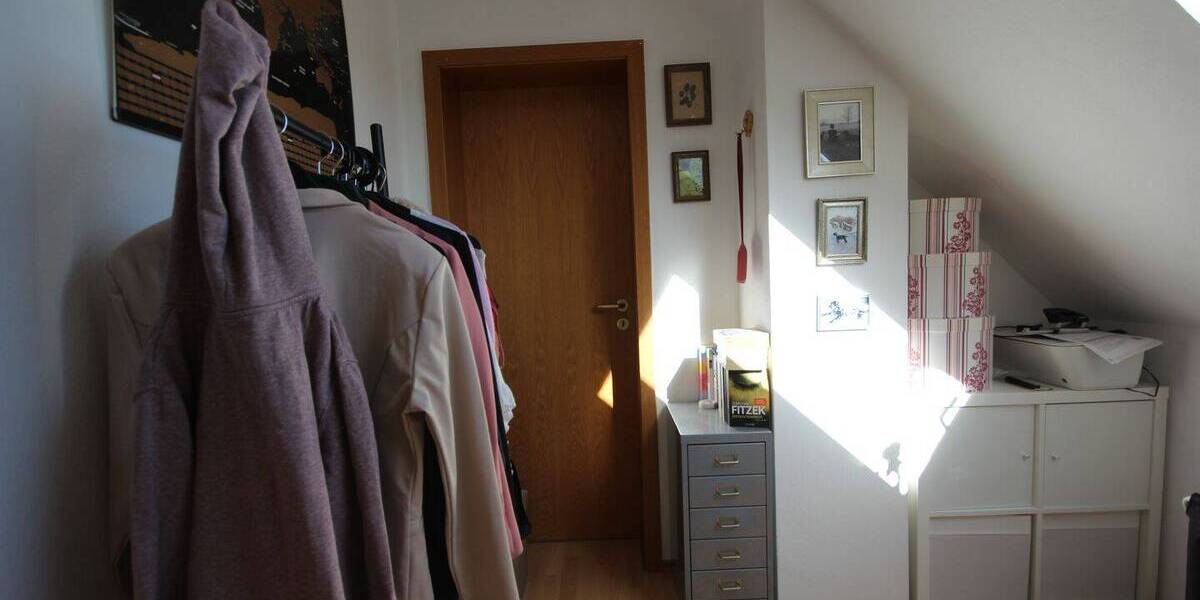 Gepflegte Doppelhaushälfte mit zwei Wohneinheiten 5 zimmer