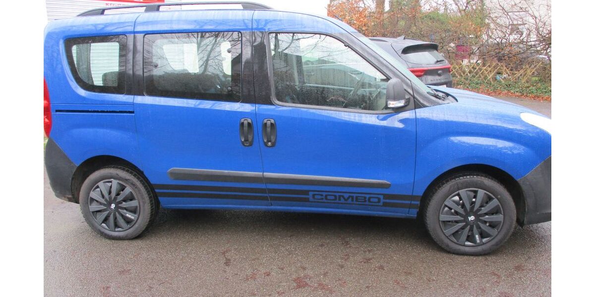 Opel Combo 118.400 km 8.950 &euro; Vlotho 32602