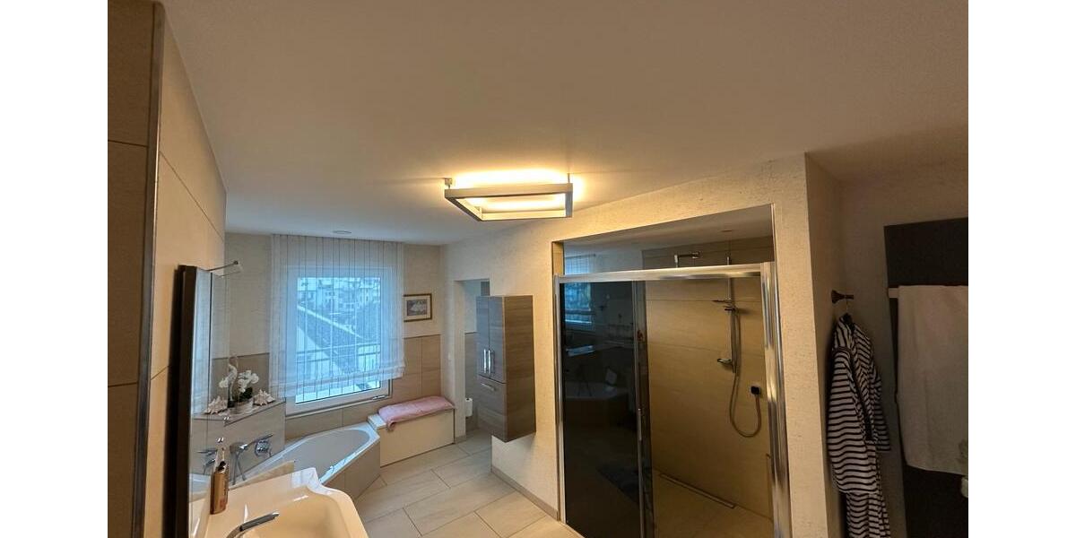 Exklusive 3 ZKB - Penthouse Wohnung zu vermieten 3 zimmer