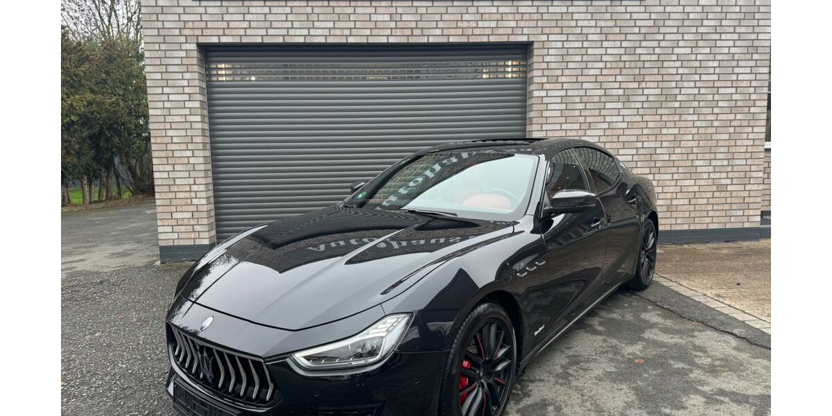 Maserati Ghibli 90.000 km 44.999 &euro; Rheda-Wiedenbrück 33378