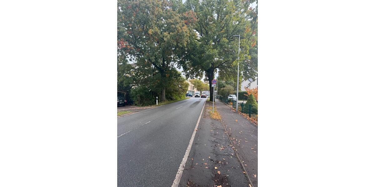 Autoplatz, Büro mit Stellplätze in BI-Senne zu Vermieten !! zimmer