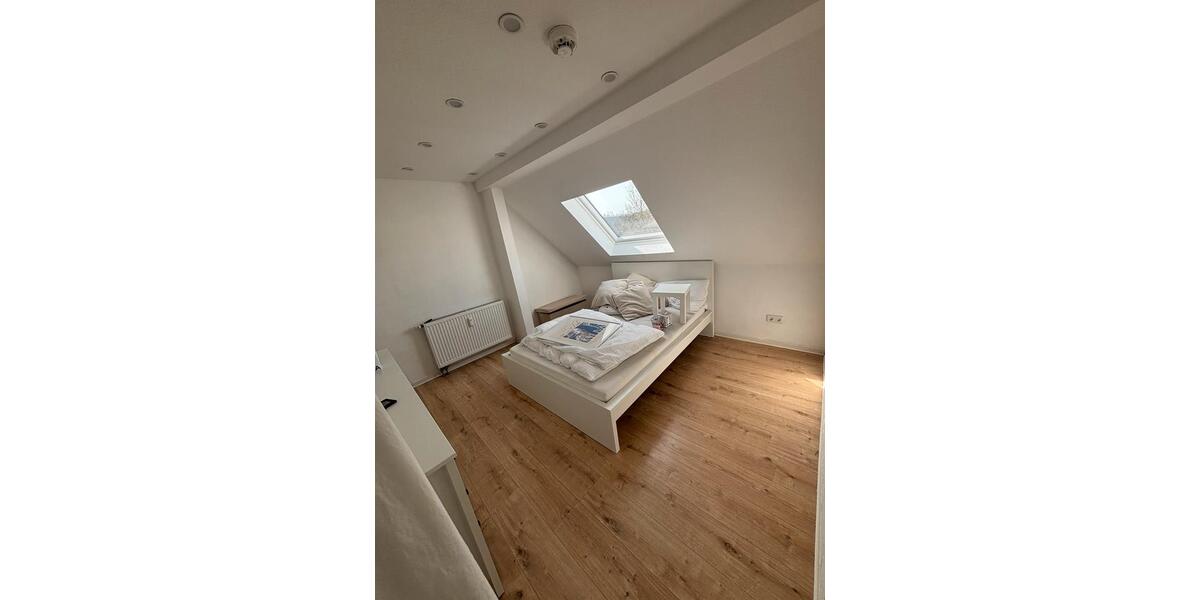 Dachgeschoßwohnung Detmold Hiddesen - 2 Zimmer, 65 m&sup2;, 650&euro; | Angebot:25780044