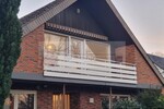GT: Geräumige 2-Zimmer-Wohnung mit Loggia und modernisiertem Bad im 2-Familienhaus