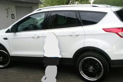 Ford Kuga 104.000 km 9.000 &euro; Delbrück 33129