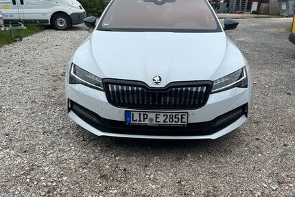 Skoda Superb 107.000 km 19.900 &euro; Lage 32791