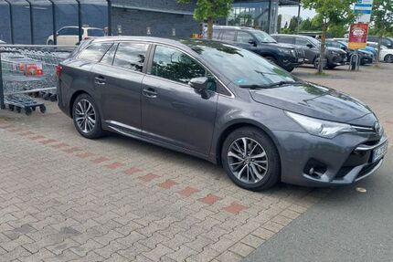 Toyota Avensis 201.075 km 8.800 &euro; Herford 32051