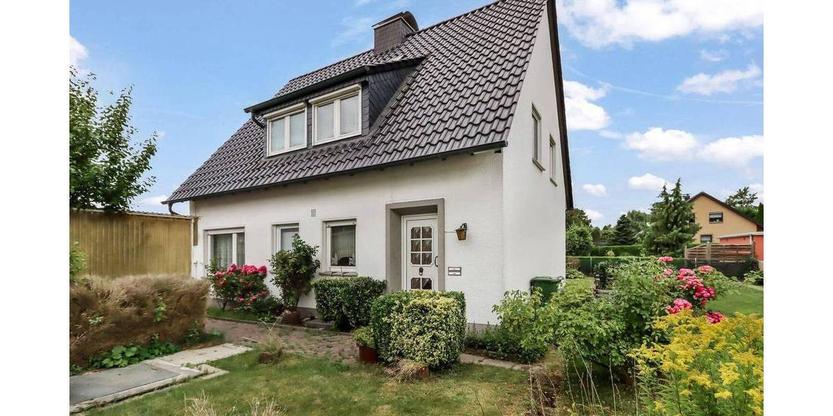 Freistehendes Ein- Zweifamilienhaus mit großem Garten in ruhiger Sackgassenlage 6 zimmer