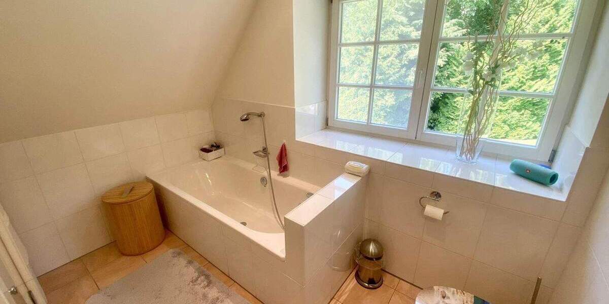 Idyllisches Fachwerkhaus mit Einliegerwohnung & Garten in Sennestadt 5 zimmer