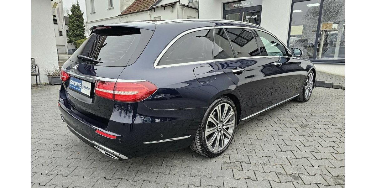 Mercedes-Benz E 220 d T LEDER NAVI LED KAMERA el.Heckklappe 207.800 km 17.790 &euro; Löhne 32584