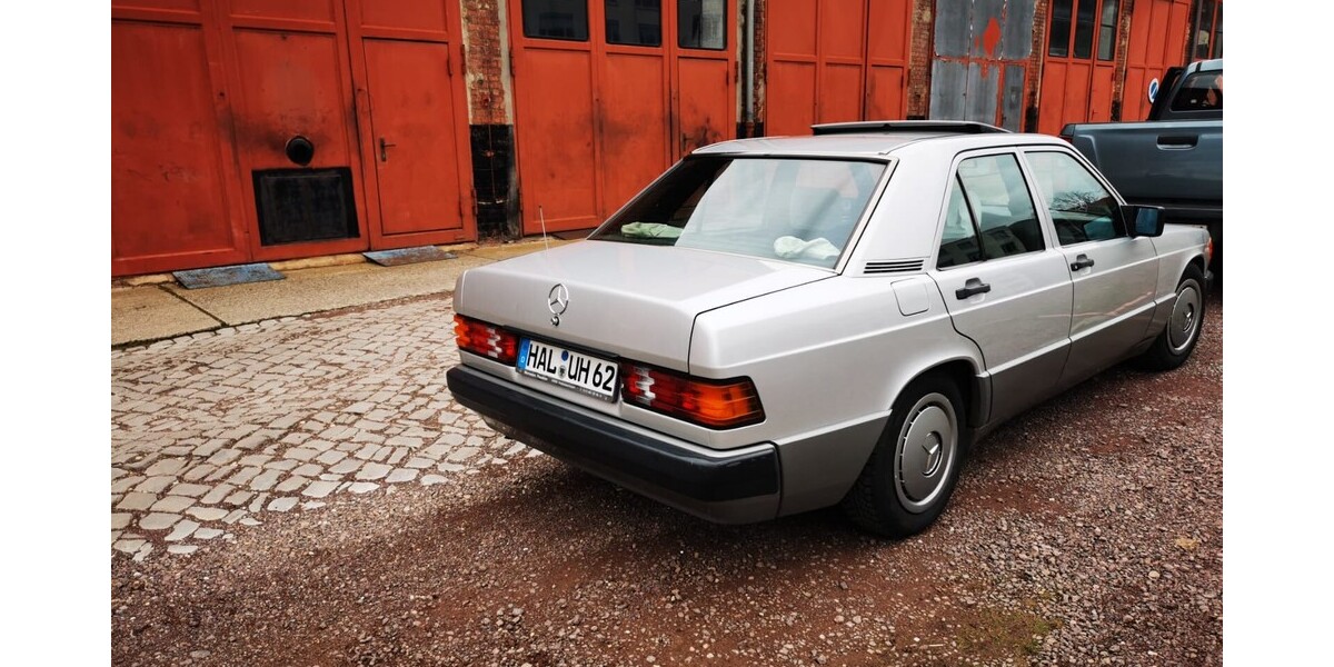 Mercedes-Benz 190 214.000 km 8.000 € Halle 33790