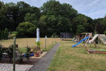 Modernisierte 5-Zi.-Wohnung mit großem Garten in Schloß Neuhaus zimmer