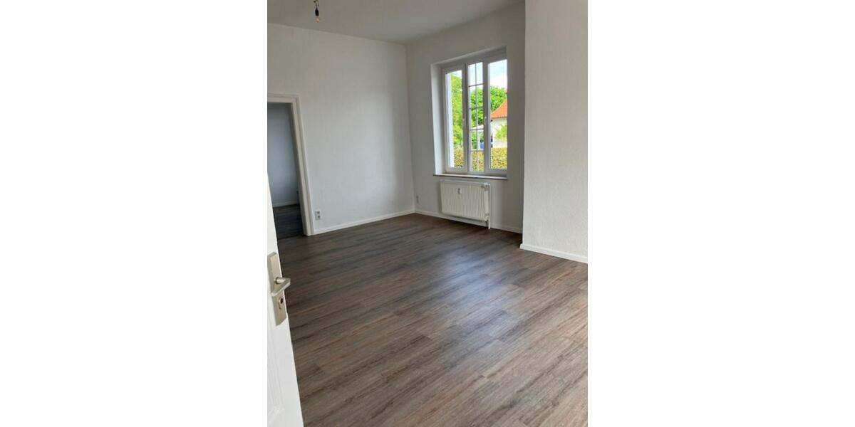 Schöne renovierte Altbauwohnung zentral gelegen in Halle 3 zimmer