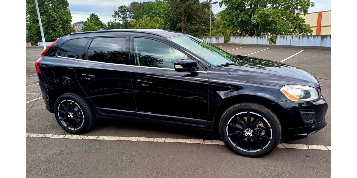 Volvo XC60 221.142 km 9.400 &euro; Bielefeld 33689