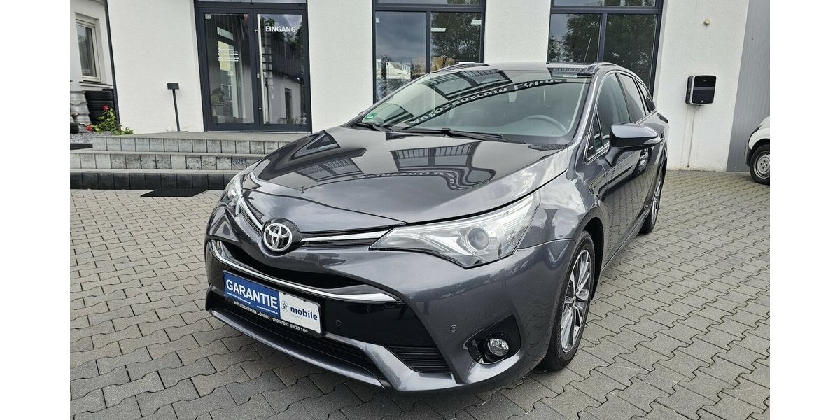 Toyota Avensis 1.8 VVT-i Edition-S NAVI RFK AUS 1.HAND 56.350 km 19.990 &euro; Löhne 32584