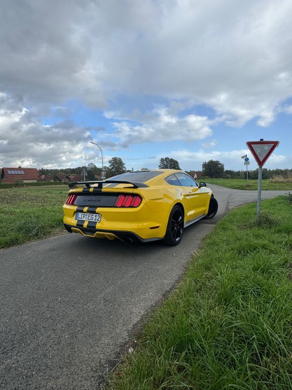 Ford Mustang 135.000 km 20.199 € Herford 32052