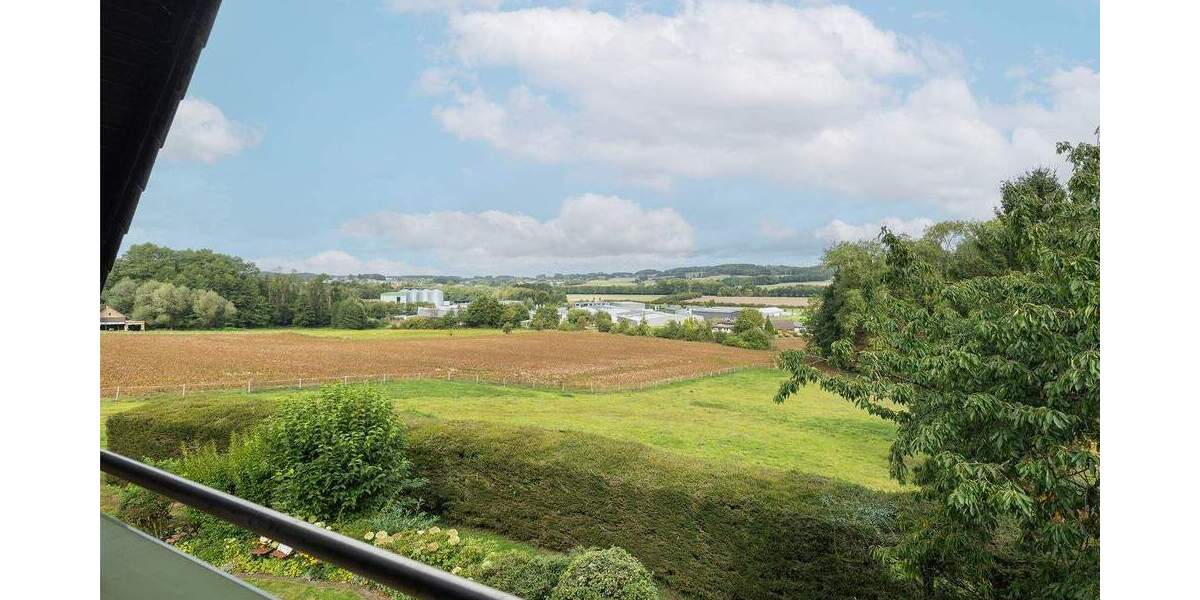 Großzügiges Einfamilienhaus trifft auf ruhige Waldrandlage in Hilter 5 zimmer