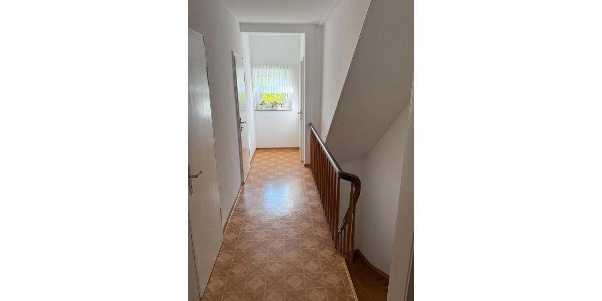 Charmante Doppelhaushaushälfte in Top Lage 5 zimmer