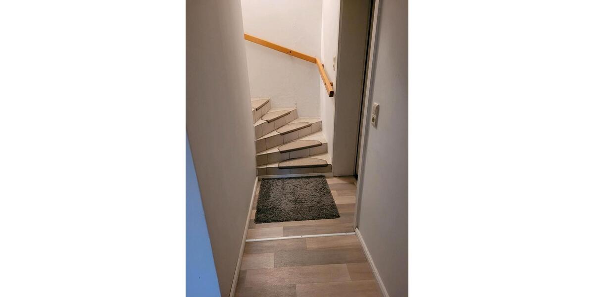 Haus mit Einliegerwohnung und Doppelgarage 8 zimmer