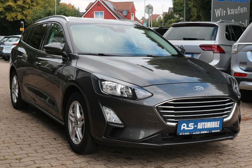 Ford Focus 49.000 km 14.900 € Hiddenhausen 32120