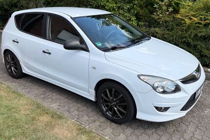 Hyundai i30 160.000 km 2.700 &euro; Herford 32051