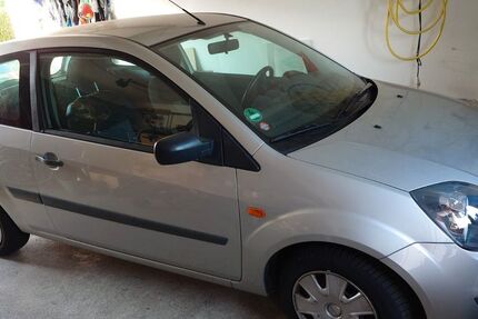 Ford Fiesta 27.304 km 2.800 &euro; Verl 33415