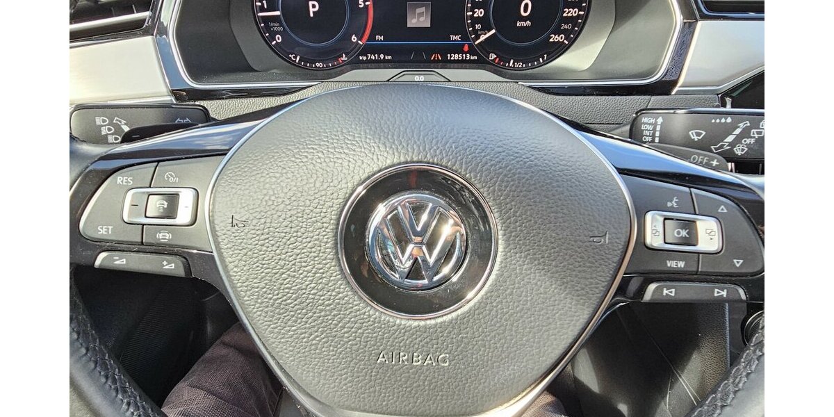 VW Passat Variant 2.0 TDI 4M Highline R-Line 360° 128.350 km 21.990 &euro; Löhne 32584